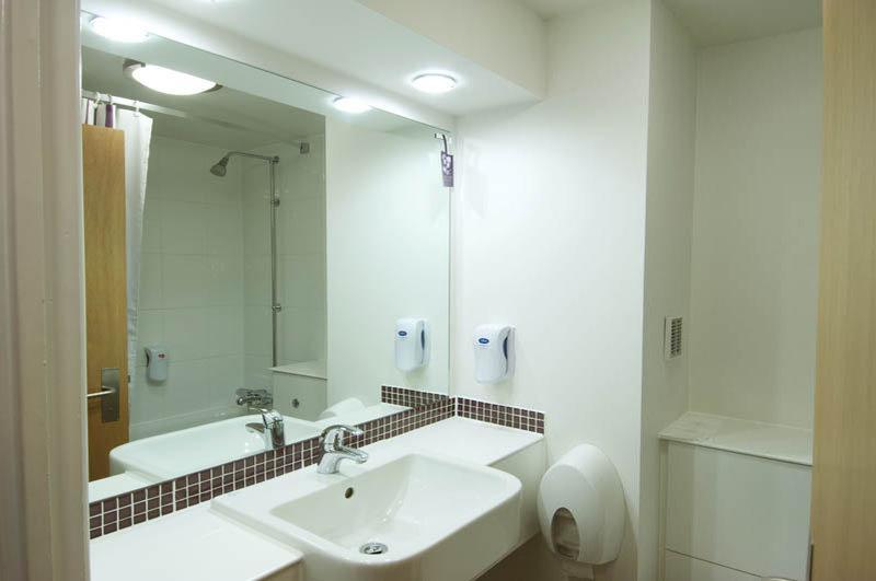 Premier Inn London רויסליפ מראה חיצוני תמונה
