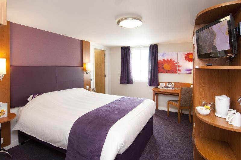 Premier Inn London רויסליפ מראה חיצוני תמונה